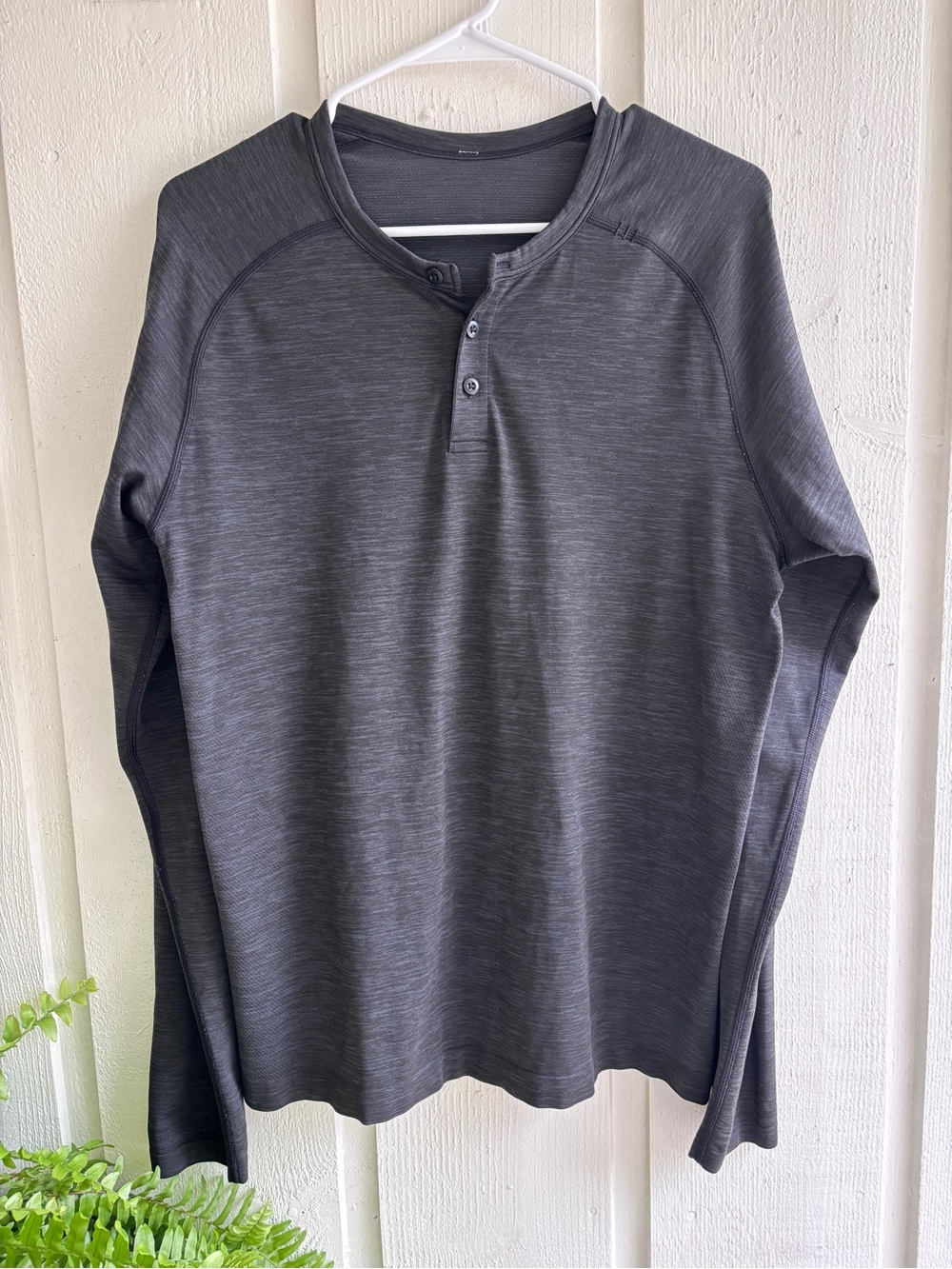 lululemon athletica Men's Dark Charcoal Henley Long-Sleeve